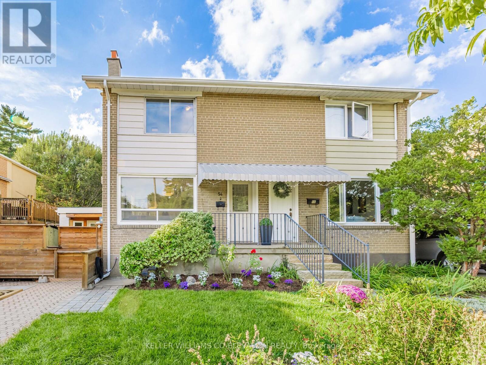 54 Pasadena Gardens, Toronto (Lambton Baby Point), Ontario  M6S 4R5 - Photo 2 - W12447562