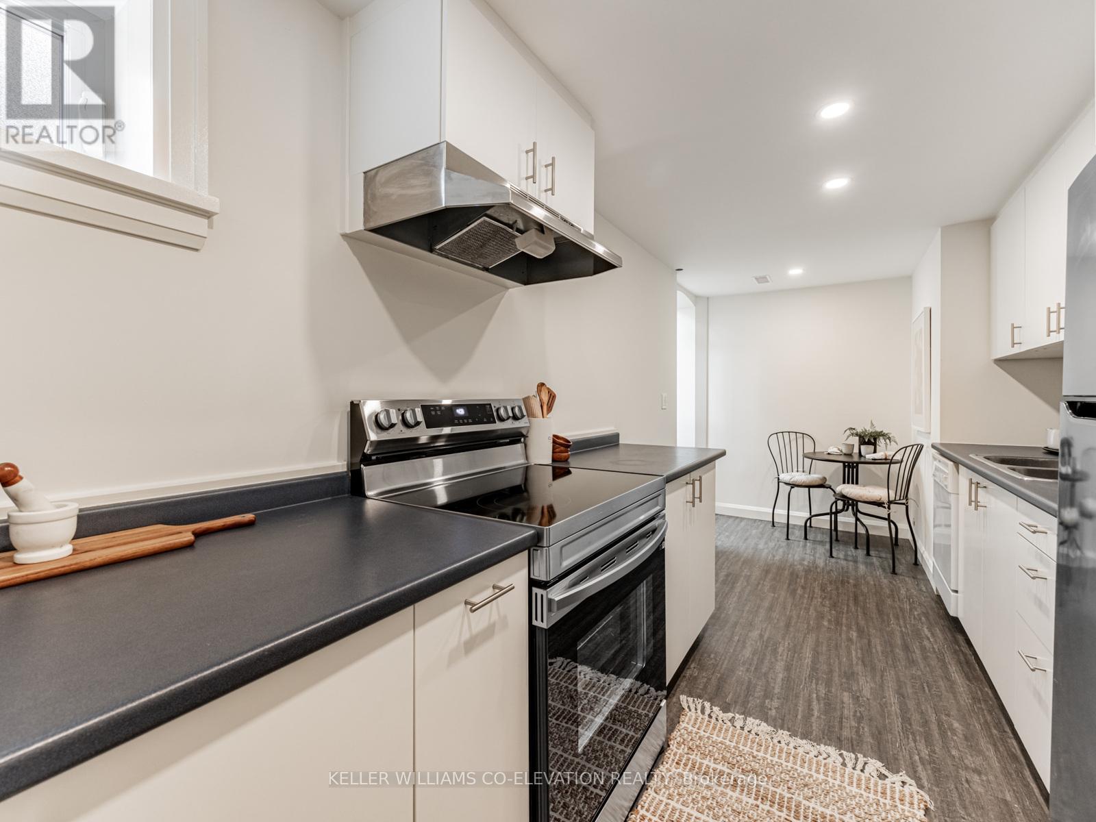 54 Pasadena Gardens, Toronto (Lambton Baby Point), Ontario  M6S 4R5 - Photo 27 - W12447562