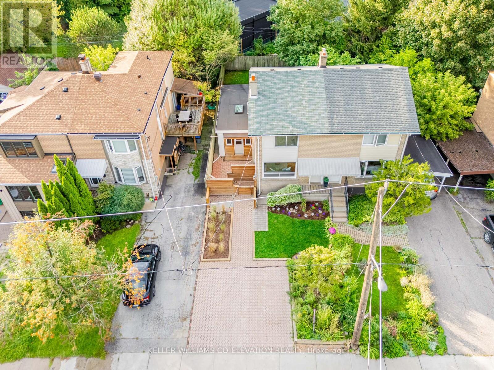 54 Pasadena Gardens, Toronto (Lambton Baby Point), Ontario  M6S 4R5 - Photo 3 - W12447562