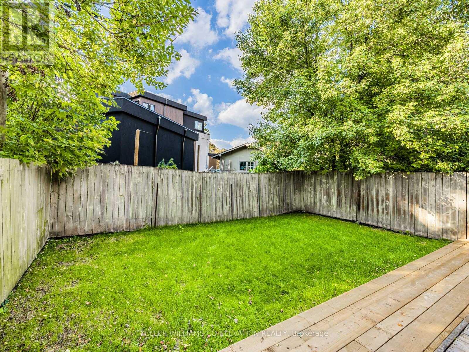 54 Pasadena Gardens, Toronto (Lambton Baby Point), Ontario  M6S 4R5 - Photo 33 - W12447562
