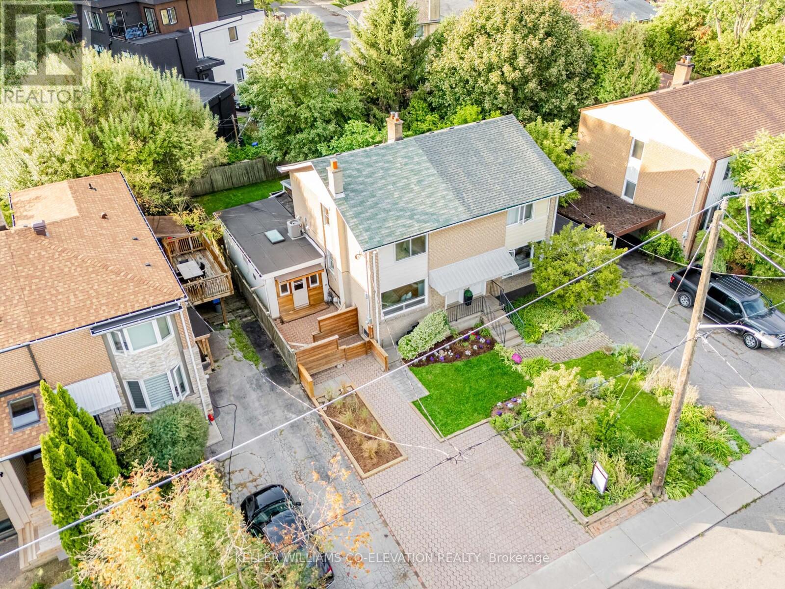 54 Pasadena Gardens, Toronto (Lambton Baby Point), Ontario  M6S 4R5 - Photo 34 - W12447562