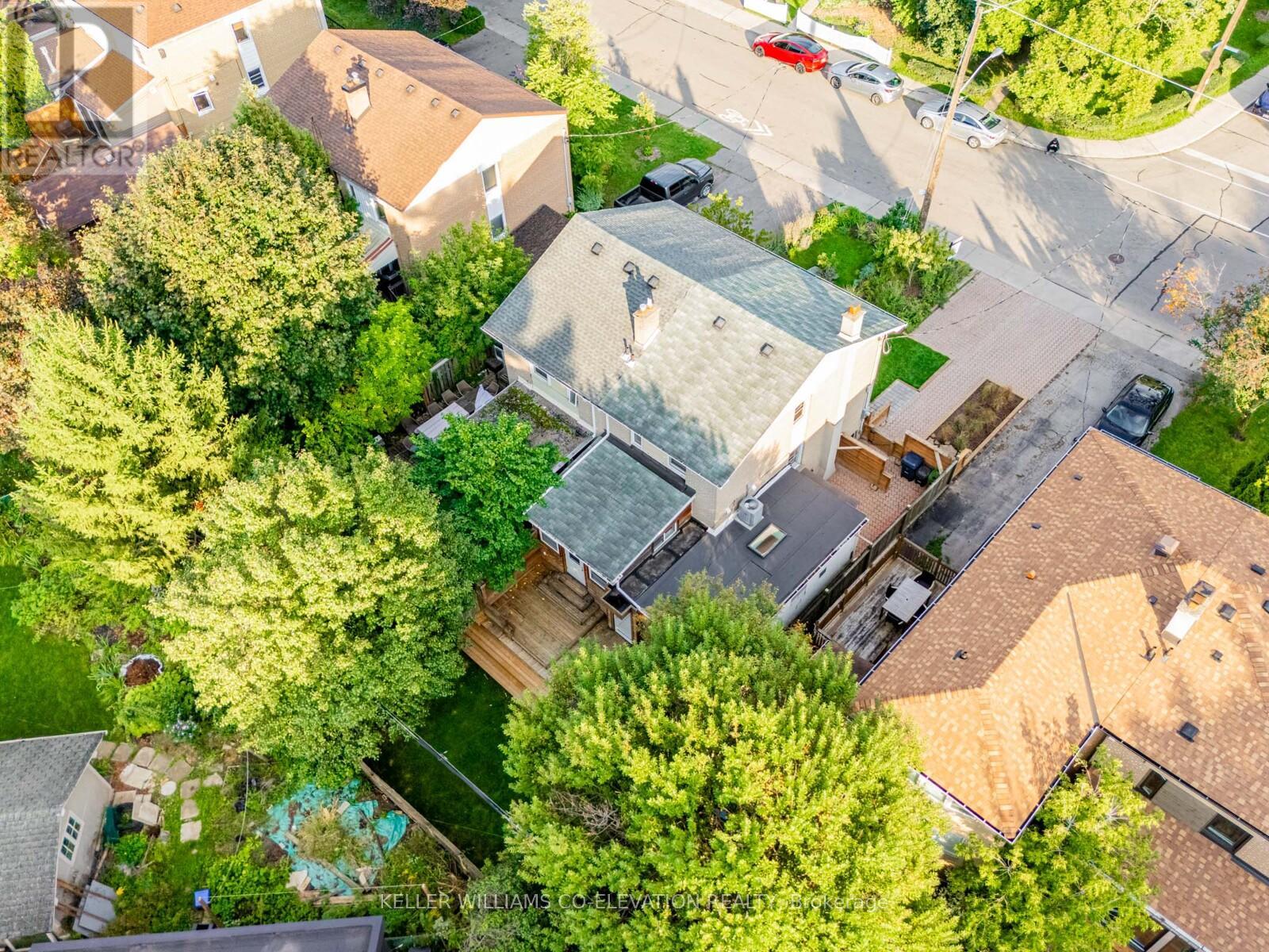 54 Pasadena Gardens, Toronto (Lambton Baby Point), Ontario  M6S 4R5 - Photo 36 - W12447562