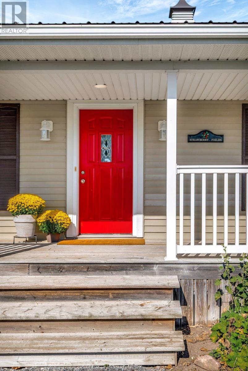 28 Huycks Point Road, Prince Edward County, Ontario  K0K 3L0 - Photo 10 - X12447653