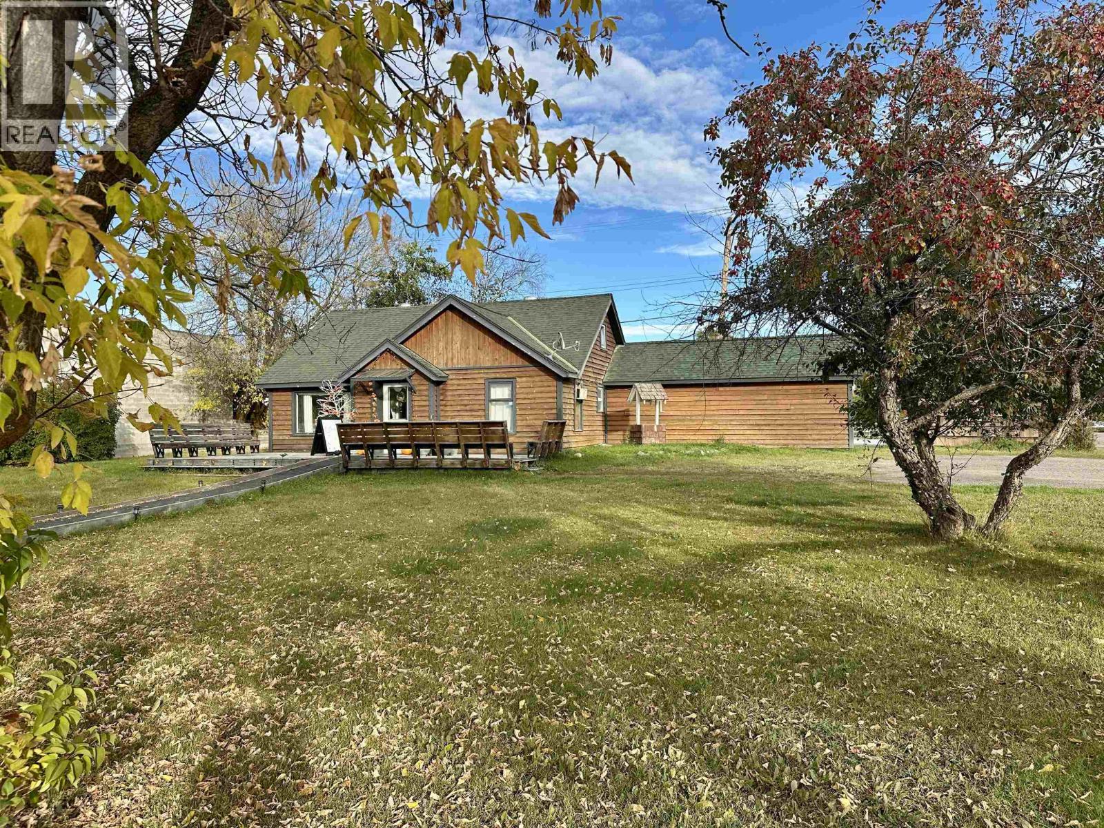 2608 BURRARD AVENUE, Vanderhoof, British Columbia