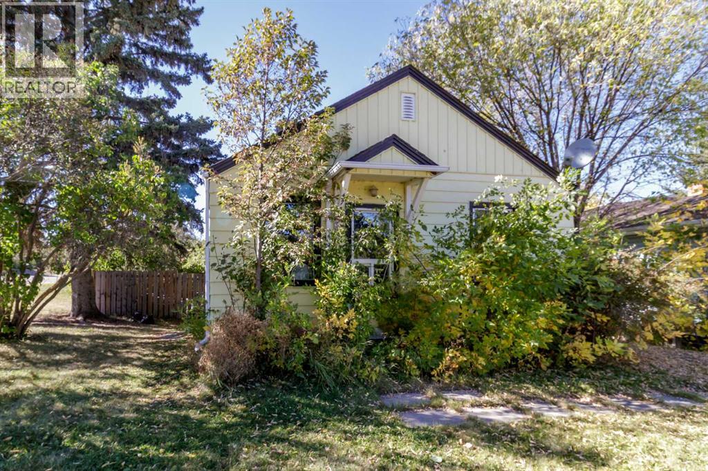 4732 52 Street, Sylvan Lake, Alberta  T4S 1G5 - Photo 2 - A2257726