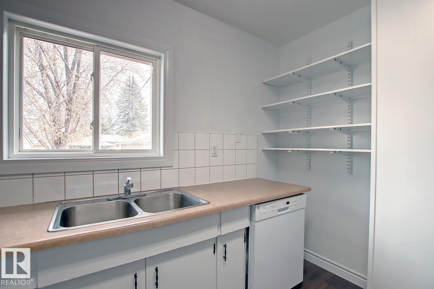 10682 61 Av Nw, Edmonton, Alberta  T6H 1L7 - Photo 13 - E4461028