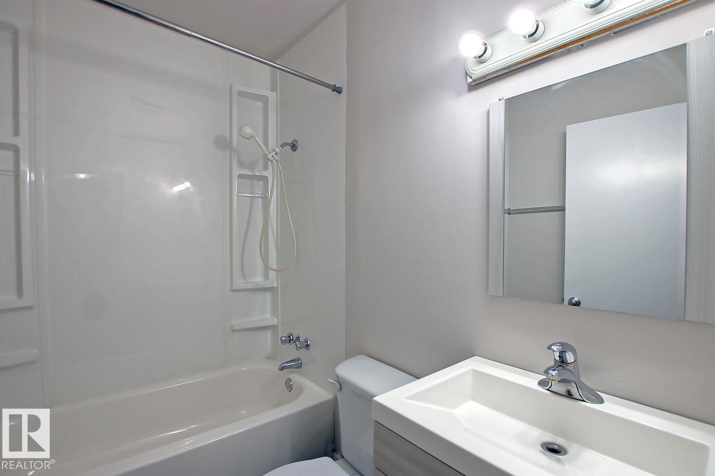 10682 61 Av Nw, Edmonton, Alberta  T6H 1L7 - Photo 18 - E4461028