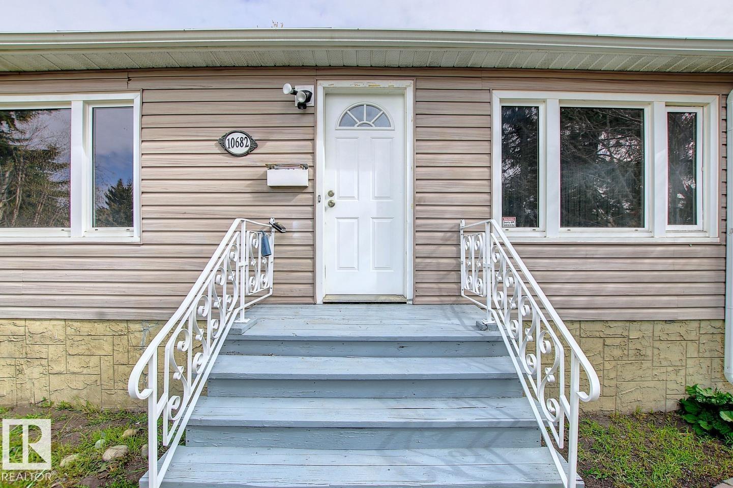10682 61 Av Nw, Edmonton, Alberta  T6H 1L7 - Photo 3 - E4461028