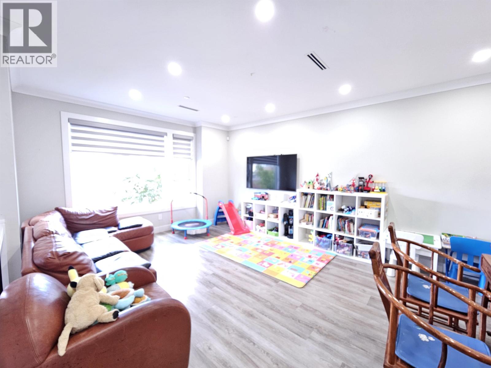 1122 Roma Avenue, New Westminster, British Columbia  V3M 0M4 - Photo 2 - R3055548