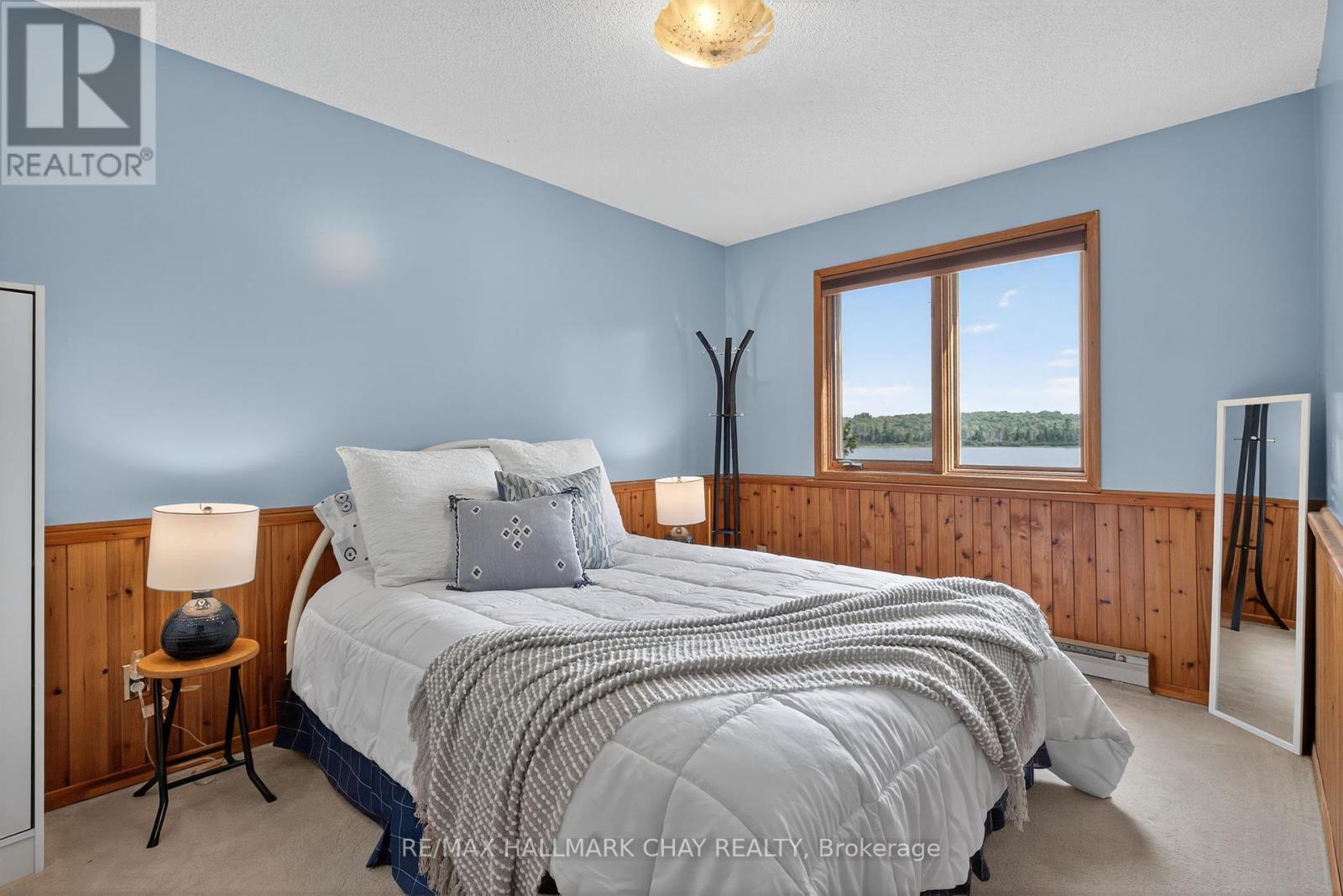 1104 Hammond Road, Lake Of Bays (Mclean), Ontario  P0B 1A0 - Photo 11 - X12447536