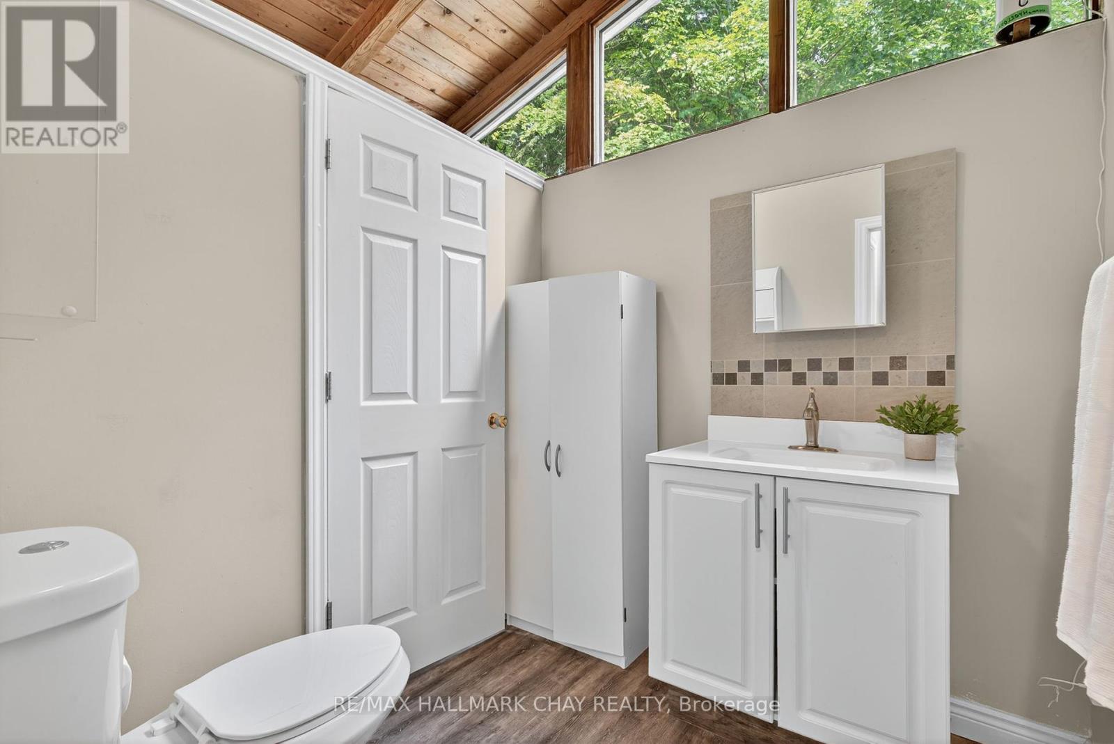1104 Hammond Road, Lake Of Bays (Mclean), Ontario  P0B 1A0 - Photo 14 - X12447536