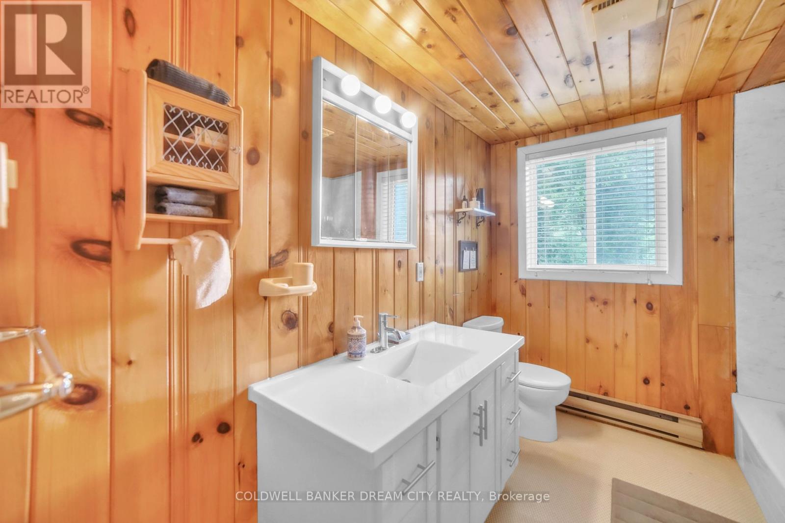 1004a Almond Lane, Frontenac (Frontenac Centre), Ontario  K0H 1B0 - Photo 18 - X12447571