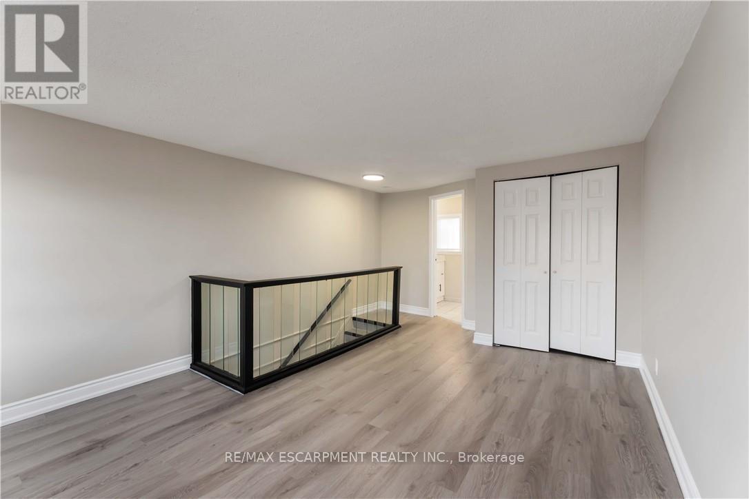 187 Barton Street W, Hamilton, Ontario  L8R 2H3 - Photo 10 - X12447580