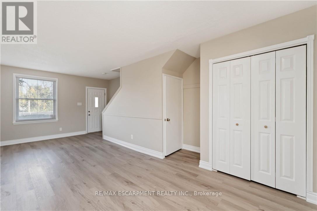 187 Barton Street W, Hamilton, Ontario  L8R 2H3 - Photo 5 - X12447580