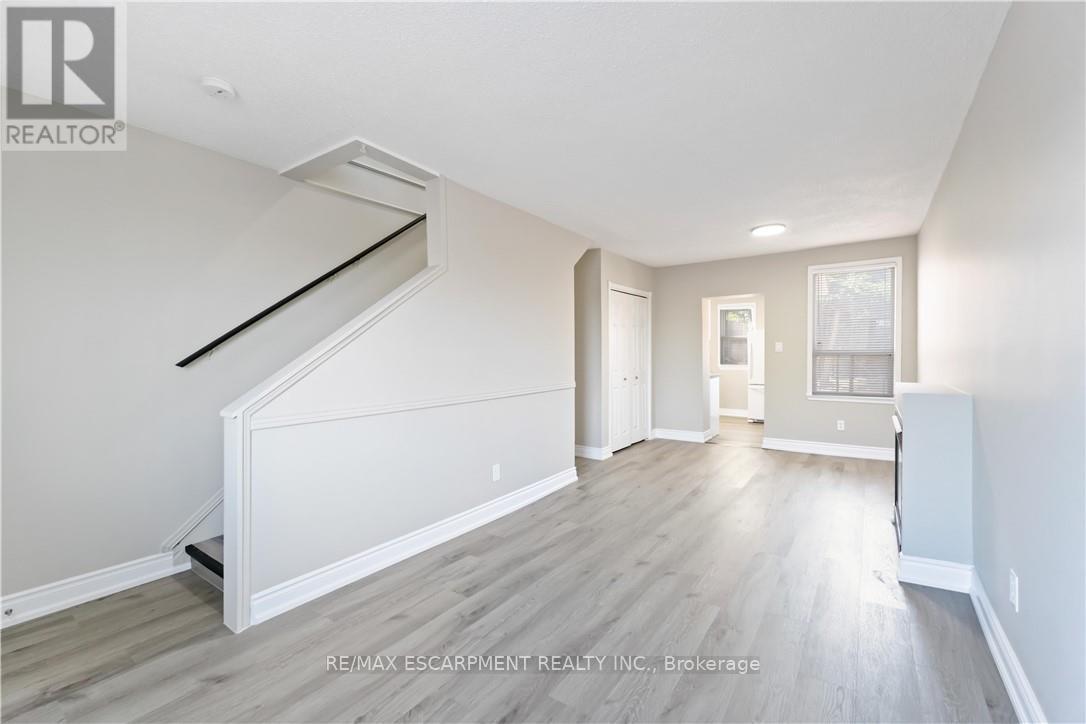 187 Barton Street W, Hamilton, Ontario  L8R 2H3 - Photo 7 - X12447580