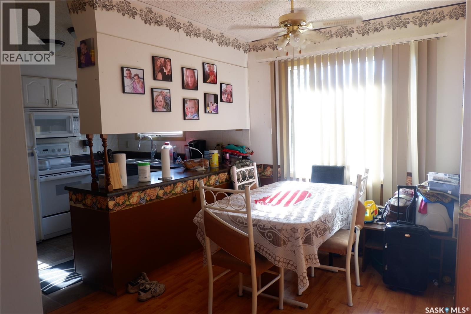 301 2nd Avenue S, Rockglen, Saskatchewan  S0H 3R0 - Photo 15 - SK020144