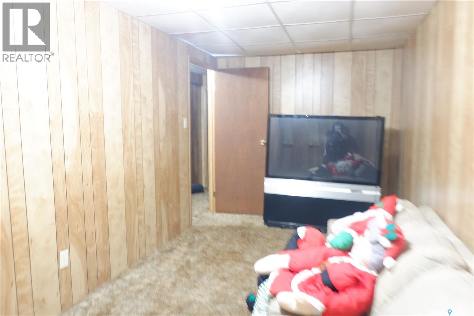 301 2nd Avenue S, Rockglen, Saskatchewan  S0H 3R0 - Photo 19 - SK020144