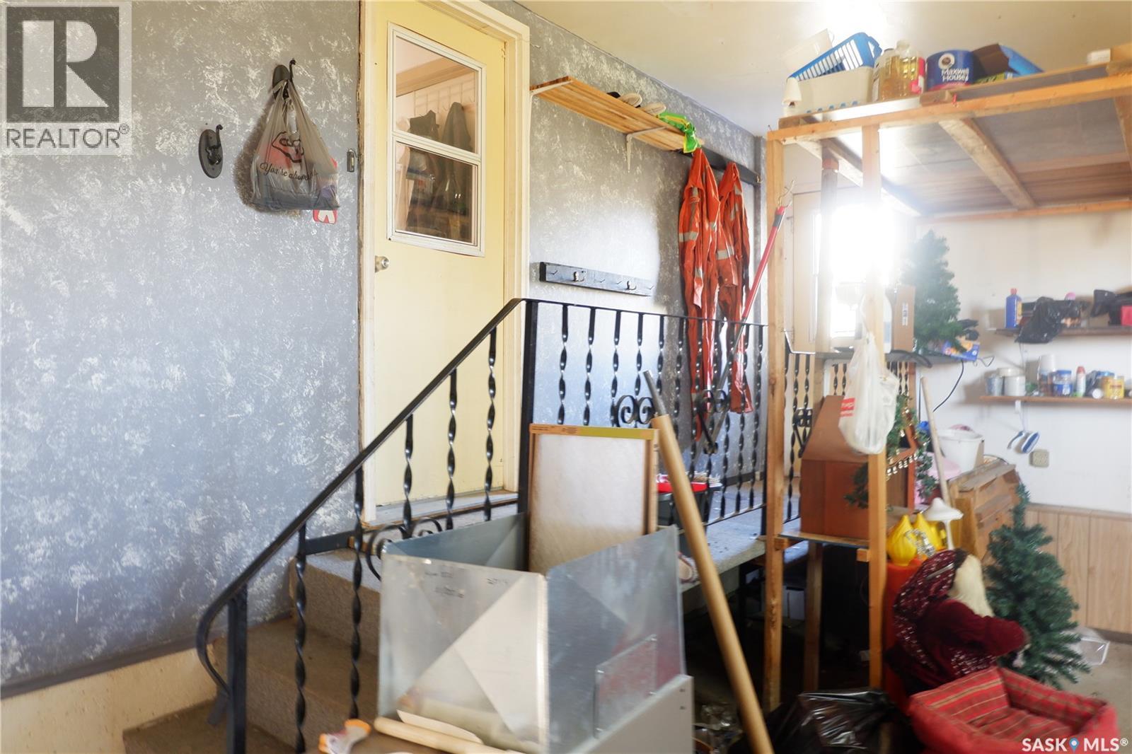 301 2nd Avenue S, Rockglen, Saskatchewan  S0H 3R0 - Photo 22 - SK020144