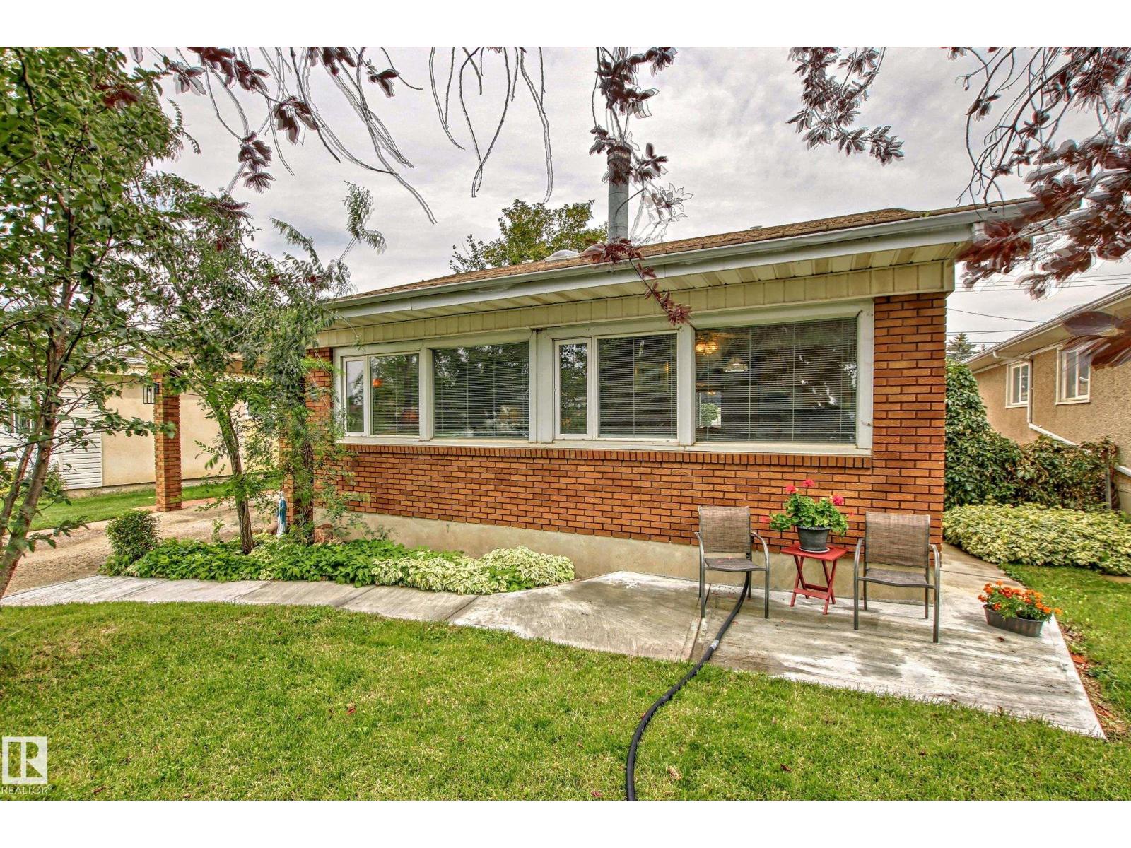 8507 56 St Nw, Edmonton, Alberta  T6B 1H8 - Photo 3 - E4461031