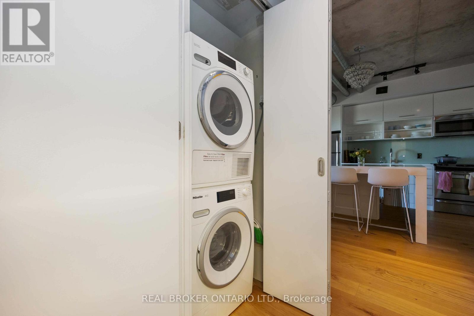 305 - 51 Trolley Crescent, Toronto, Ontario  M5A 0E9 - Photo 17 - C12447633