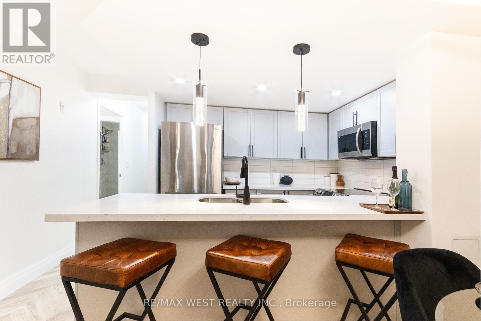 302 - 330 Adelaide Street E, Toronto, Ontario  M5A 4S9 - Photo 2 - C12447638