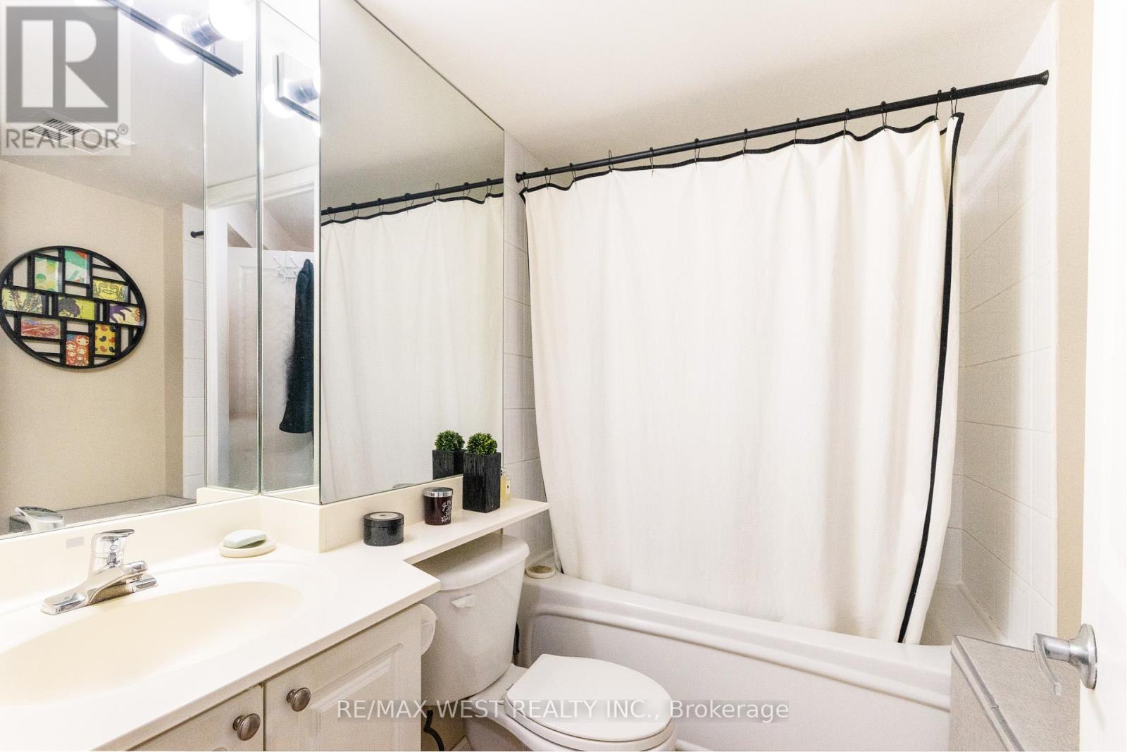 302 - 330 Adelaide Street E, Toronto, Ontario  M5A 4S9 - Photo 9 - C12447638