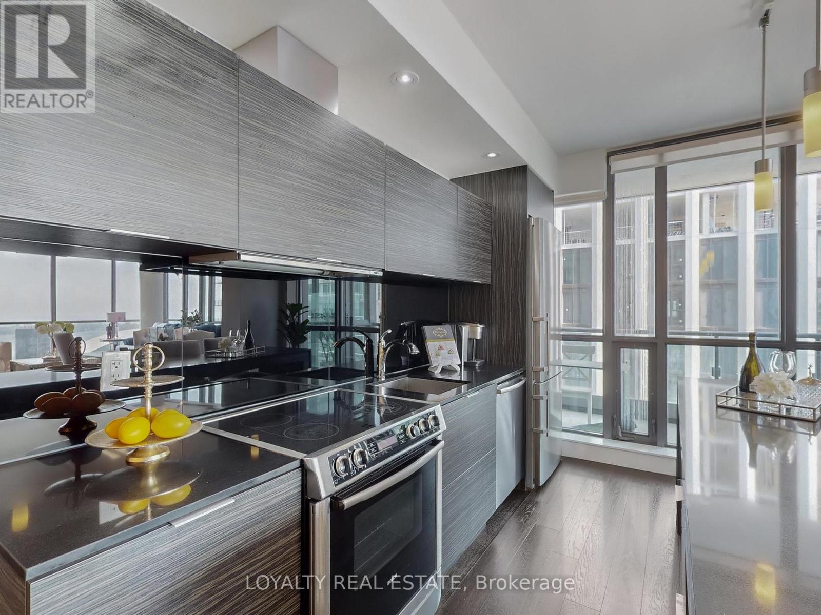 3305 - 8 Charlotte Street, Toronto (Waterfront Communities), Ontario  M5V 0K4 - Photo 15 - C12447650