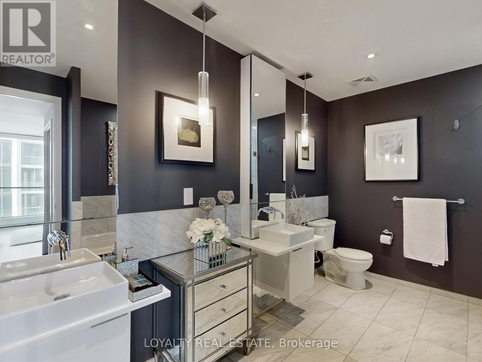3305 - 8 Charlotte Street, Toronto (Waterfront Communities), Ontario  M5V 0K4 - Photo 25 - C12447650