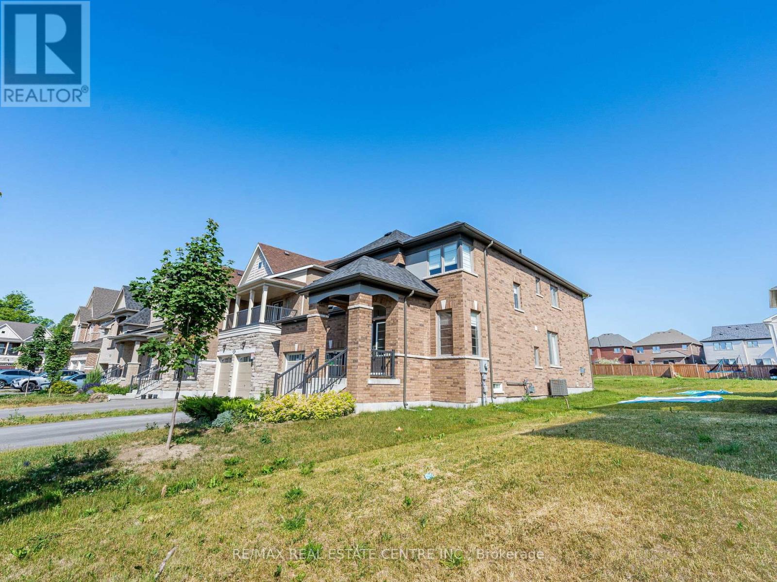 192 Miyako Court, Oshawa, Ontario  L1L 0R7 - Photo 2 - E12447582