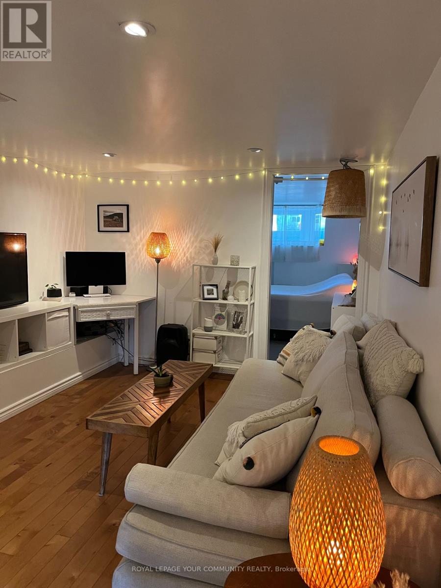 92 KENILWORTH (LOWER) AVENUE, Toronto, Ontario