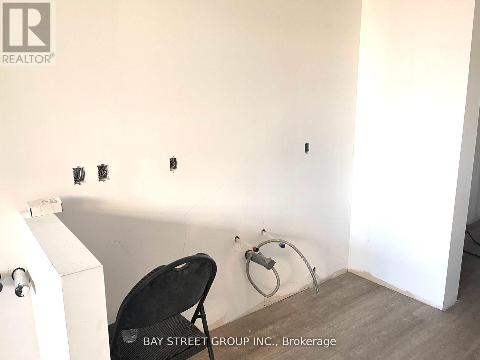 9 - 8110 Birchmount Road, Markham, Ontario  L6G 0E3 - Photo 8 - N12446085