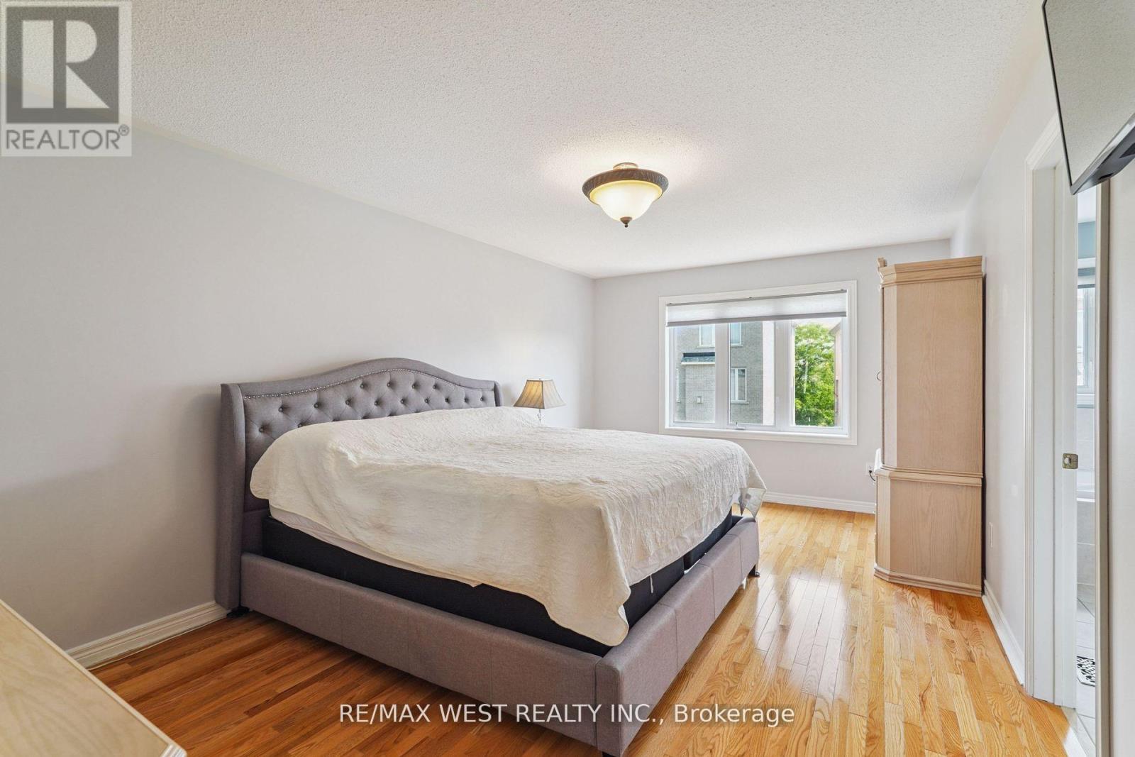 148 Chayna Crescent, Vaughan (Patterson), Ontario  L6A 0L6 - Photo 6 - N12447583