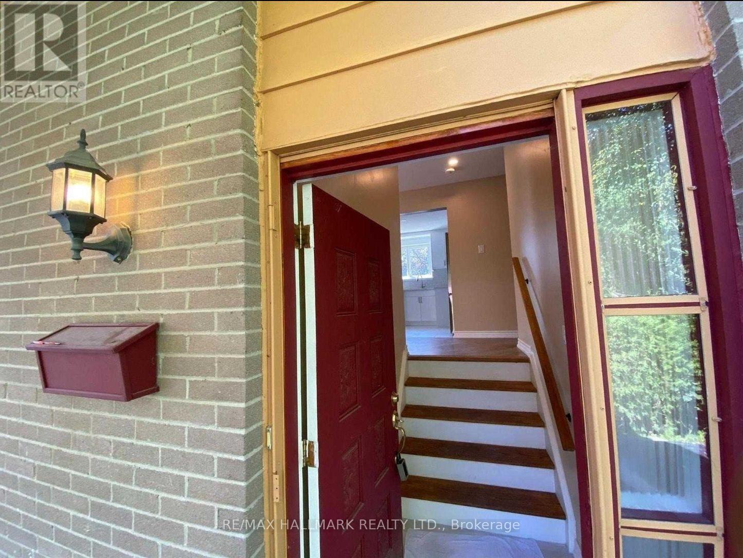 Main - 331 Roywood Crescent, Newmarket, Ontario  L3Y 1A7 - Photo 4 - N12447587