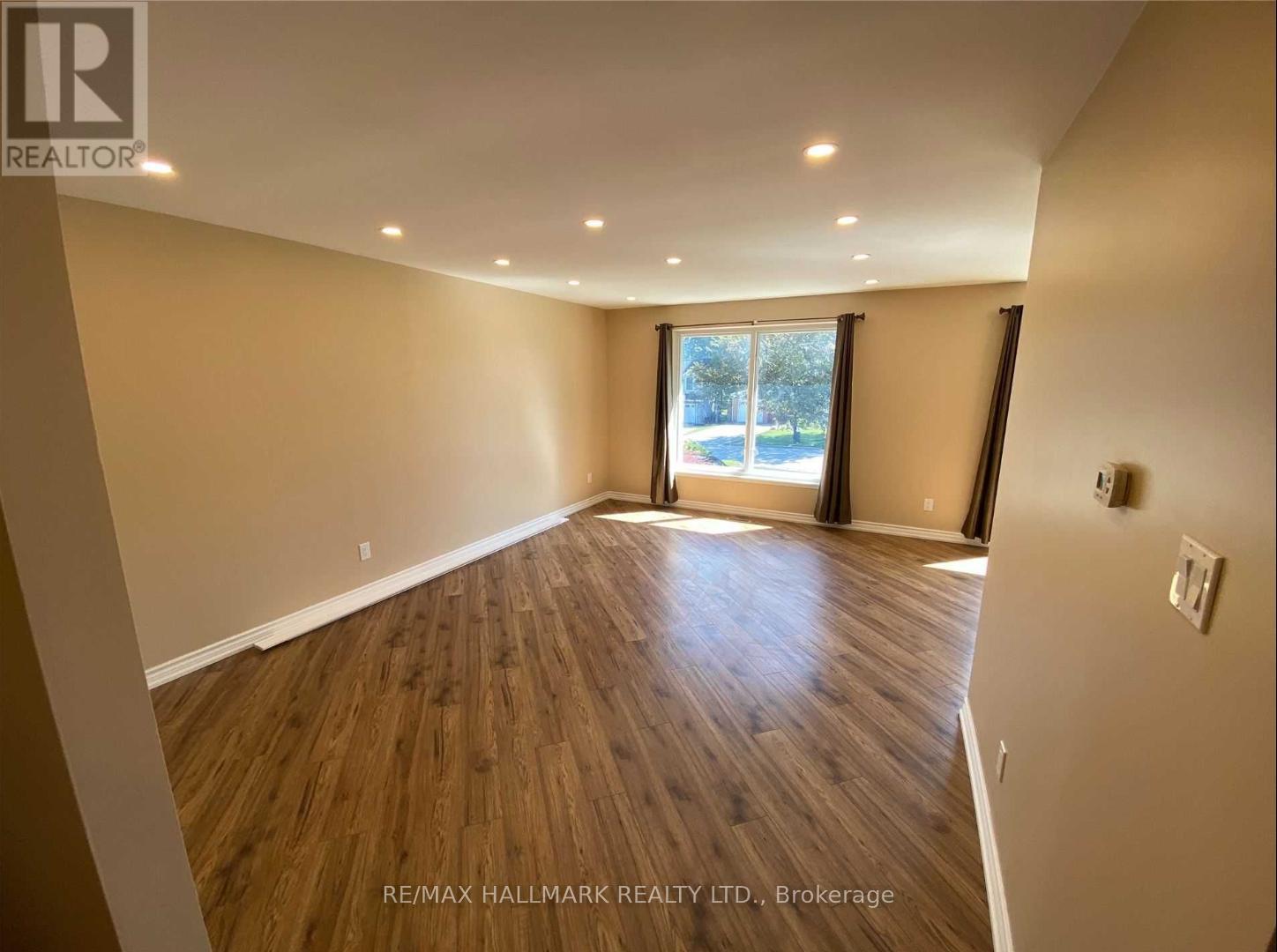 Main - 331 Roywood Crescent, Newmarket, Ontario  L3Y 1A7 - Photo 5 - N12447587