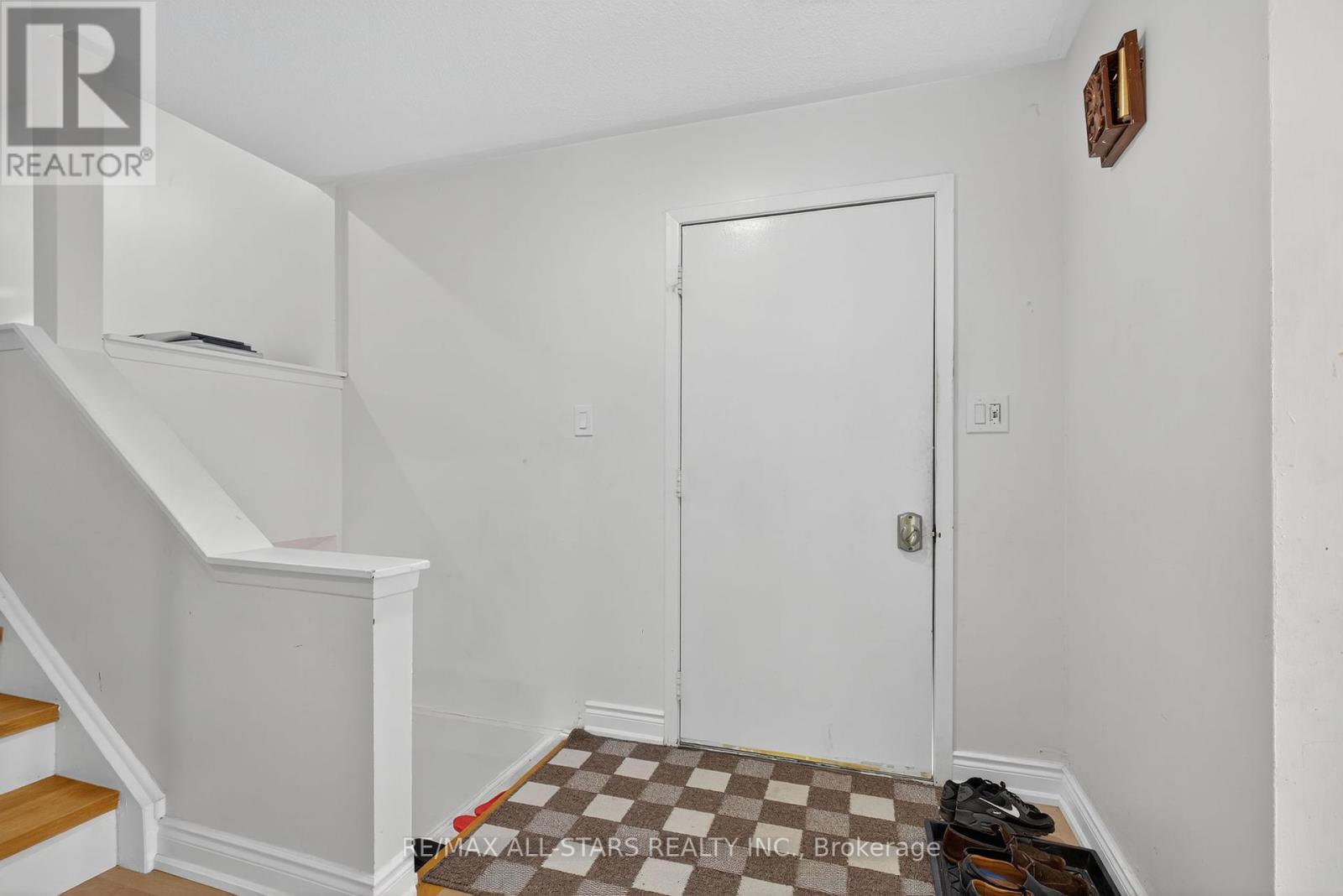 22429 Kennedy Road, East Gwillimbury, Ontario  L0G 1R0 - Photo 8 - N12447600