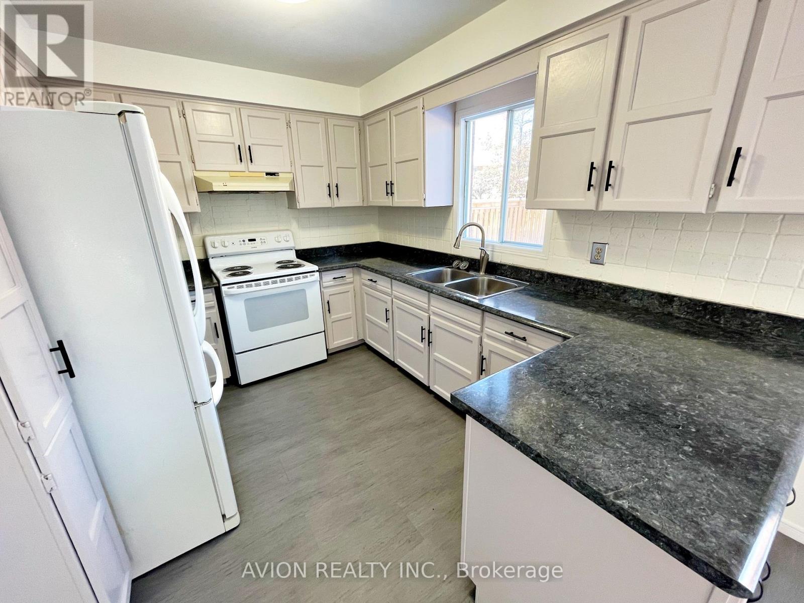 567 Millard Street, Whitchurch-Stouffville, Ontario  L4A 7Z3 - Photo 10 - N12447685