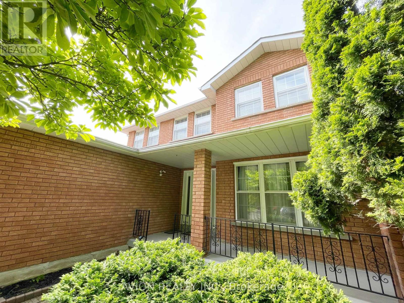 567 Millard Street, Whitchurch-Stouffville, Ontario  L4A 7Z3 - Photo 2 - N12447685