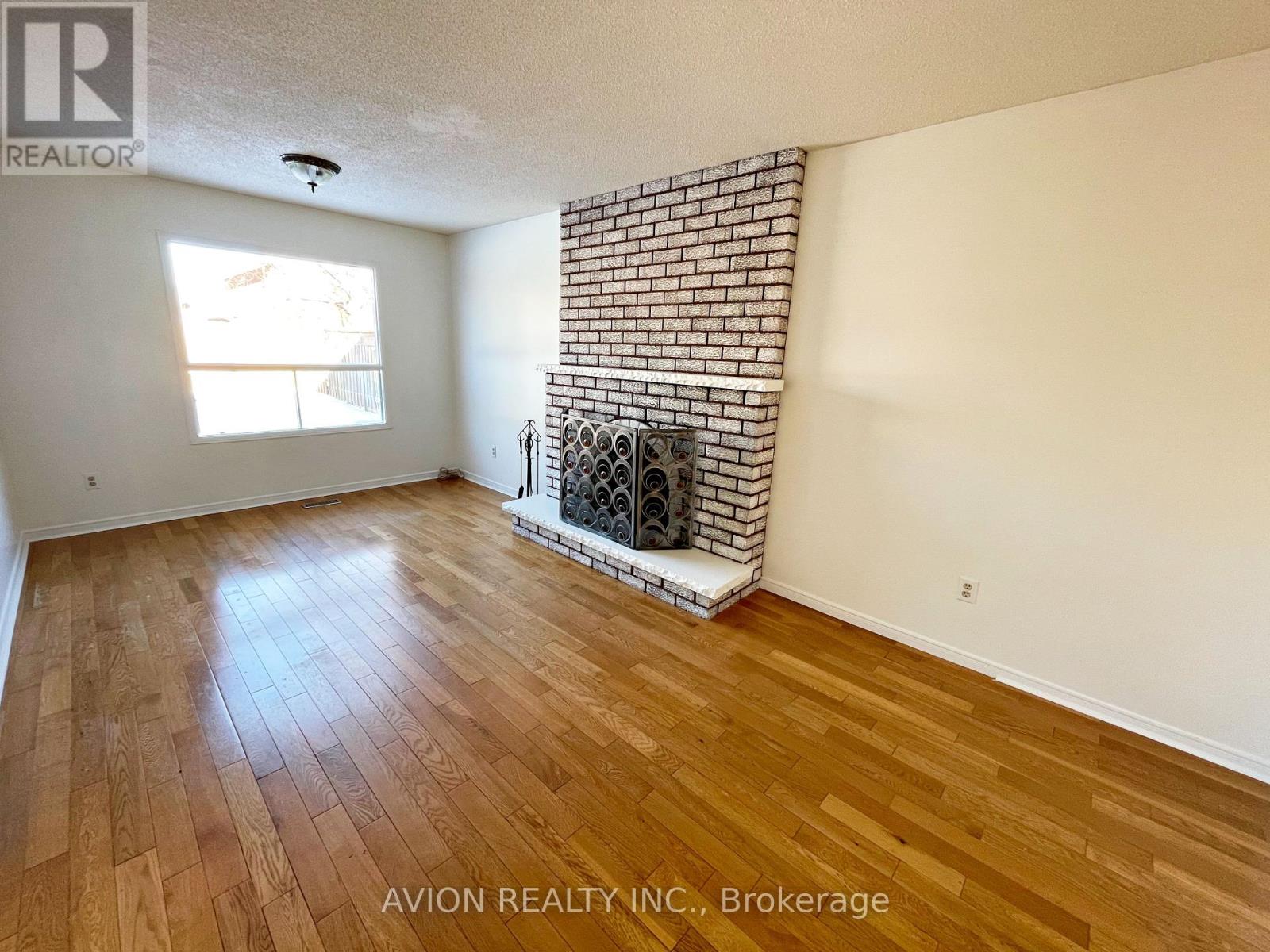 567 Millard Street, Whitchurch-Stouffville, Ontario  L4A 7Z3 - Photo 5 - N12447685