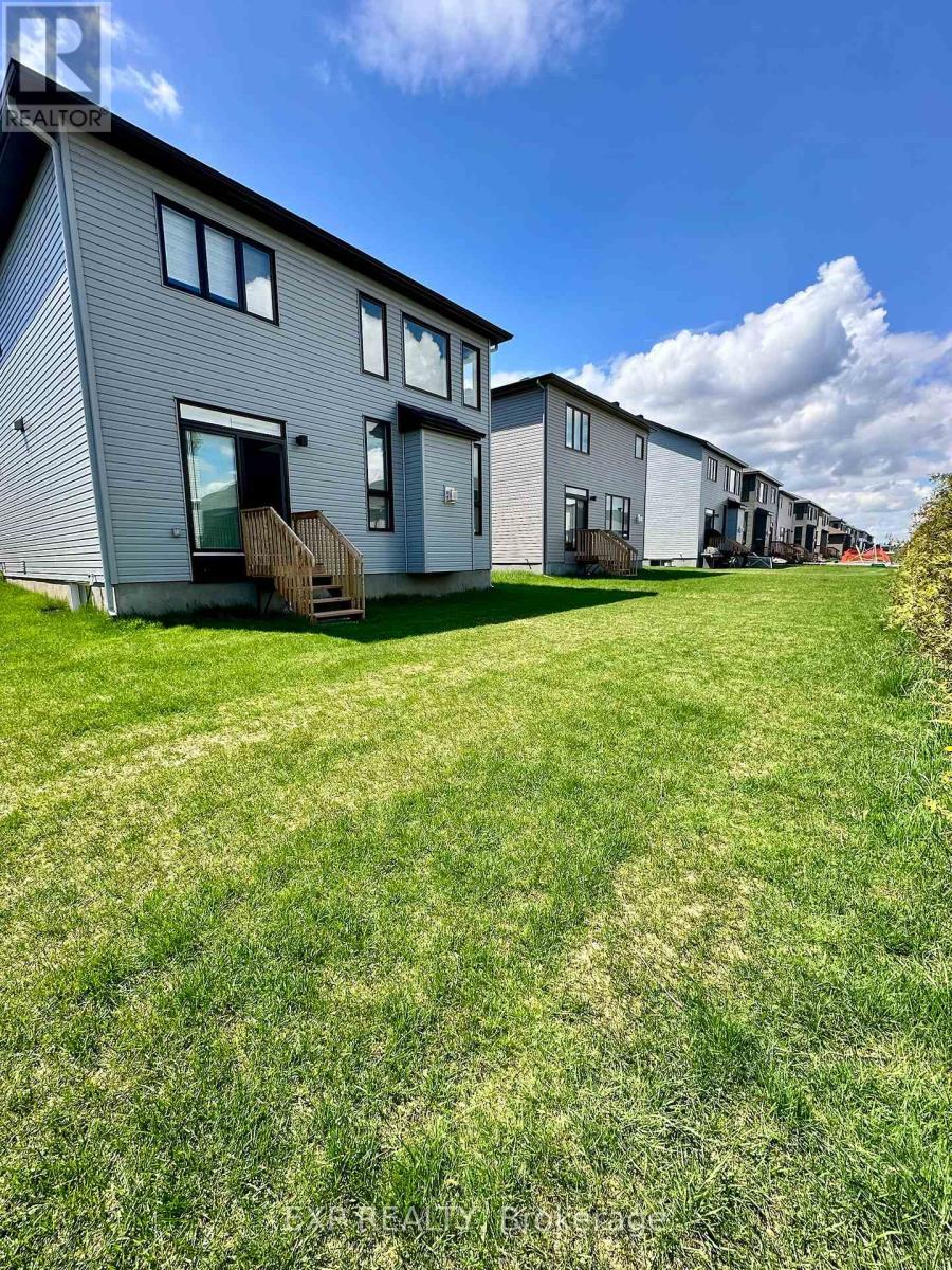 712 Namur Street, Russell, Ontario  K0A 1W0 - Photo 23 - X12447481