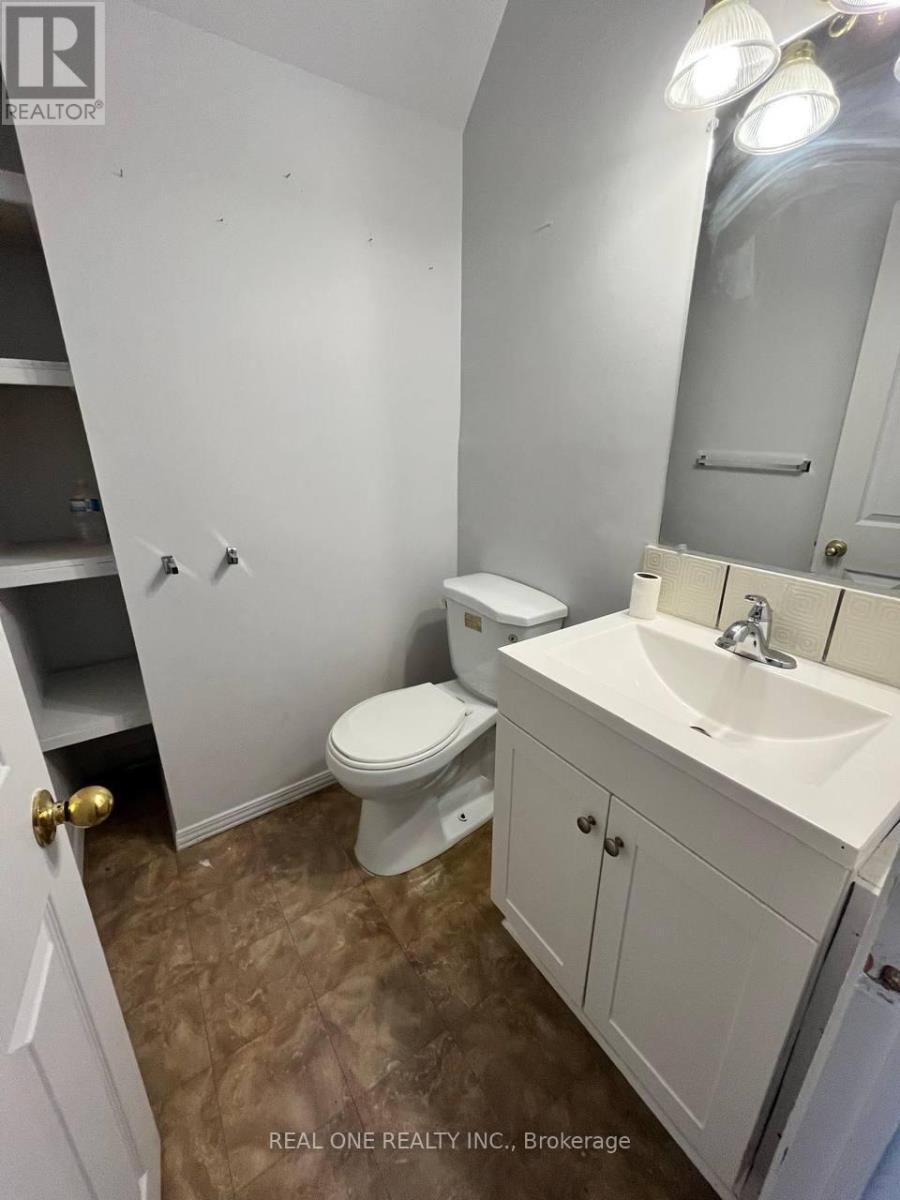 216 John Street N, Orillia, Ontario  L3V 3H7 - Photo 15 - S12447706
