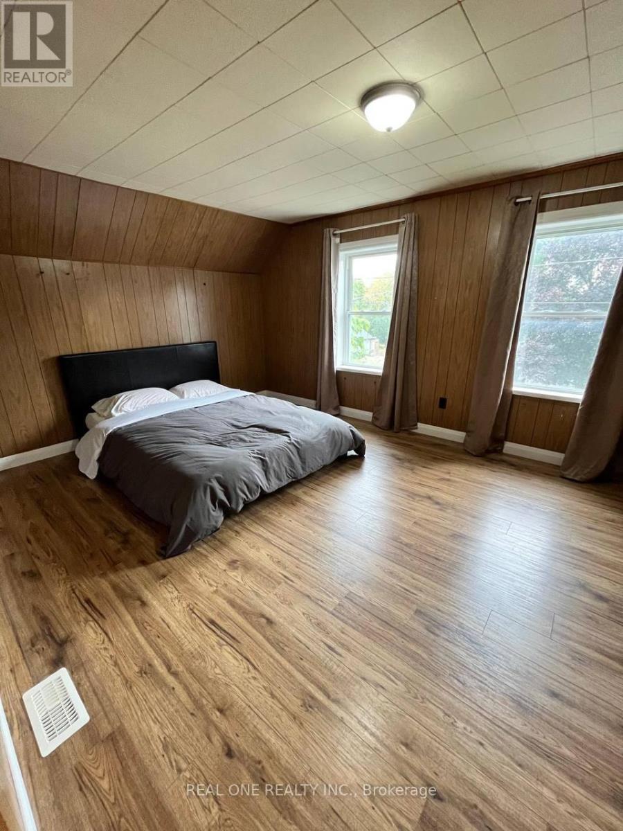 216 John Street N, Orillia, Ontario  L3V 3H7 - Photo 19 - S12447706