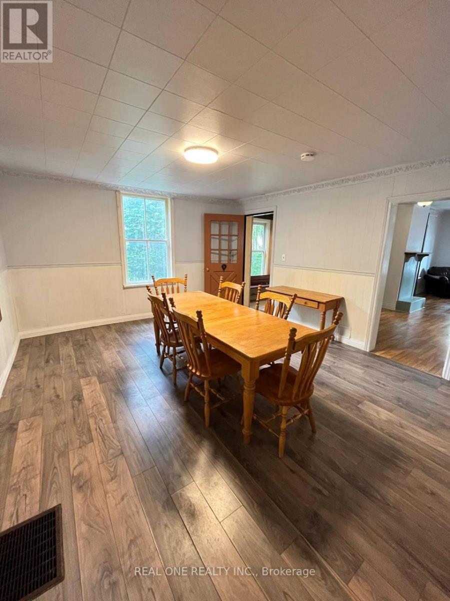 216 John Street N, Orillia, Ontario  L3V 3H7 - Photo 5 - S12447706