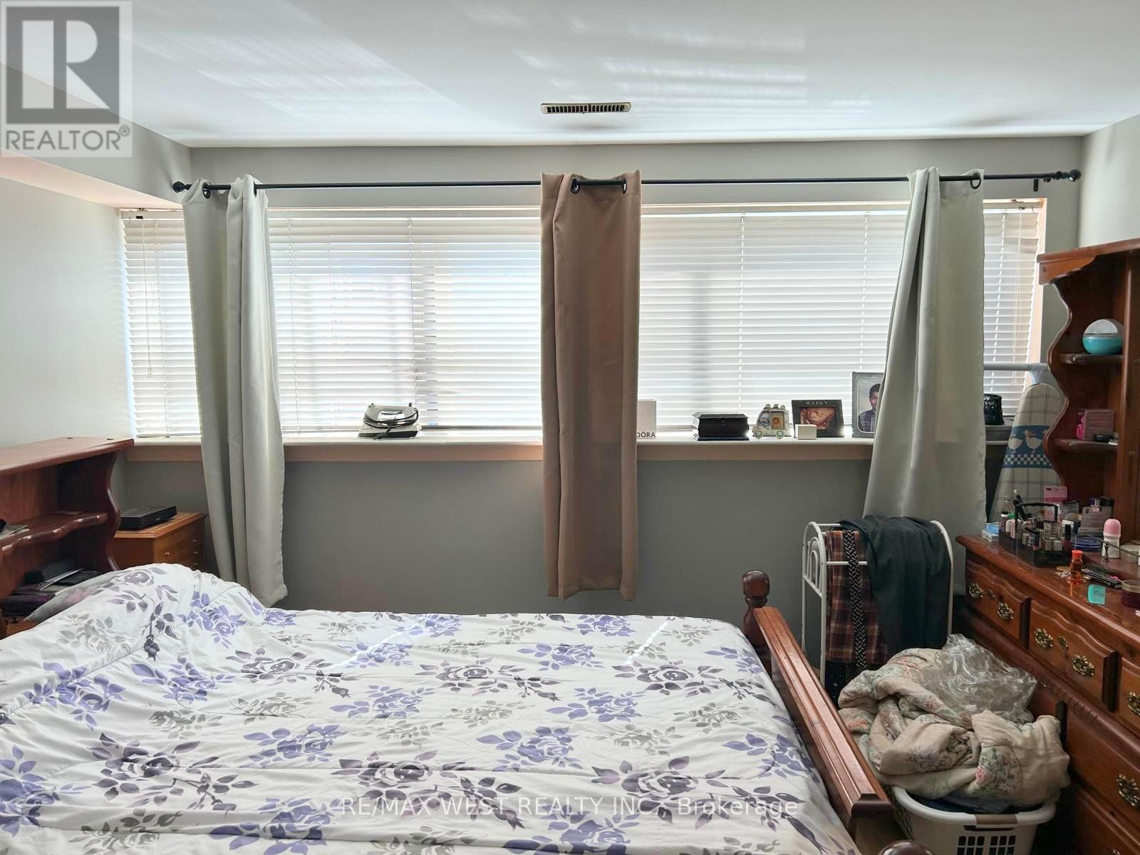 234 - 260 John Garland Boulevard, Toronto, Ontario  M9V 1N8 - Photo 12 - W12398525