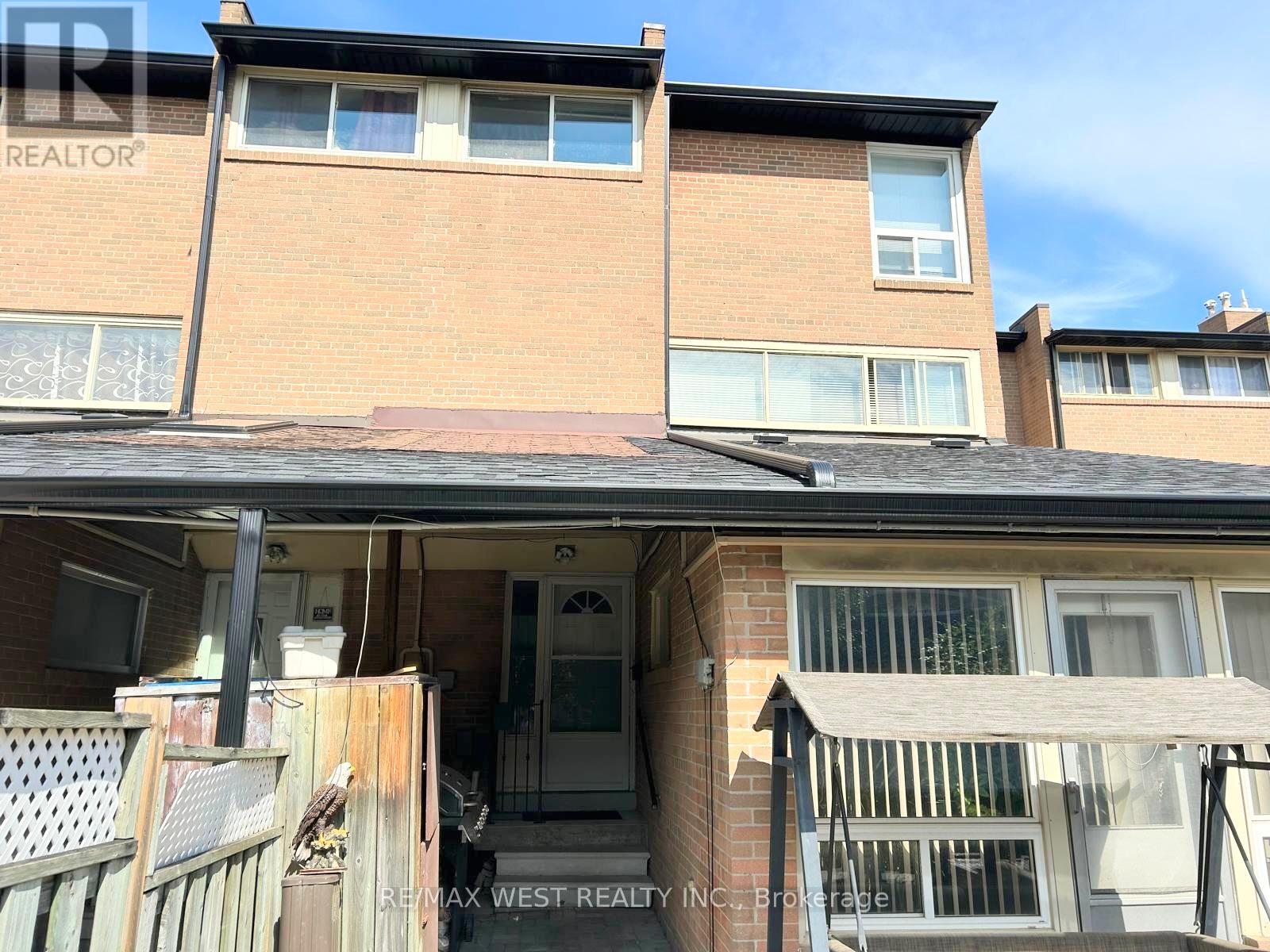 234 - 260 JOHN GARLAND BOULEVARD, Toronto, Ontario