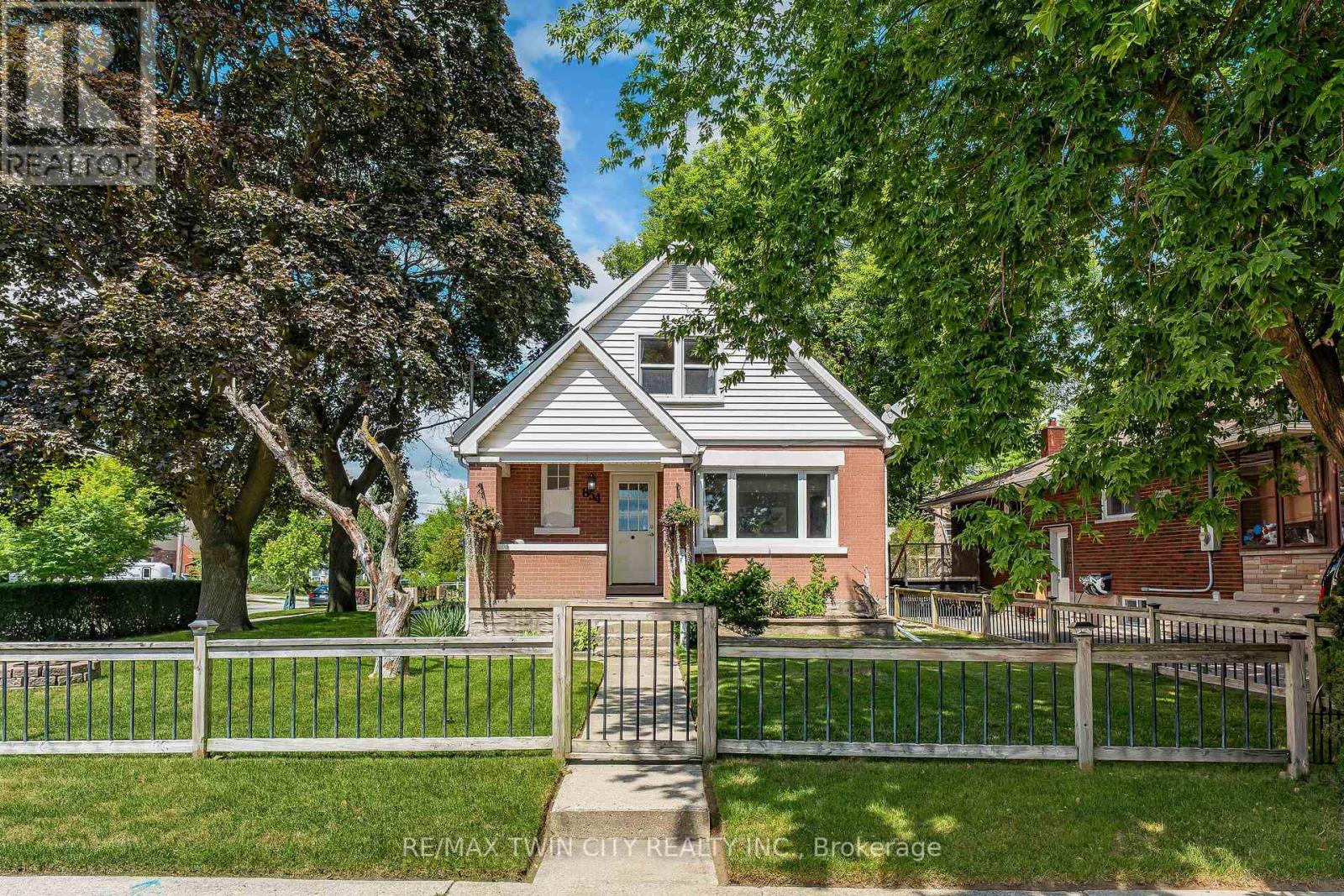 854 GUELPH STREET, Kitchener, Ontario