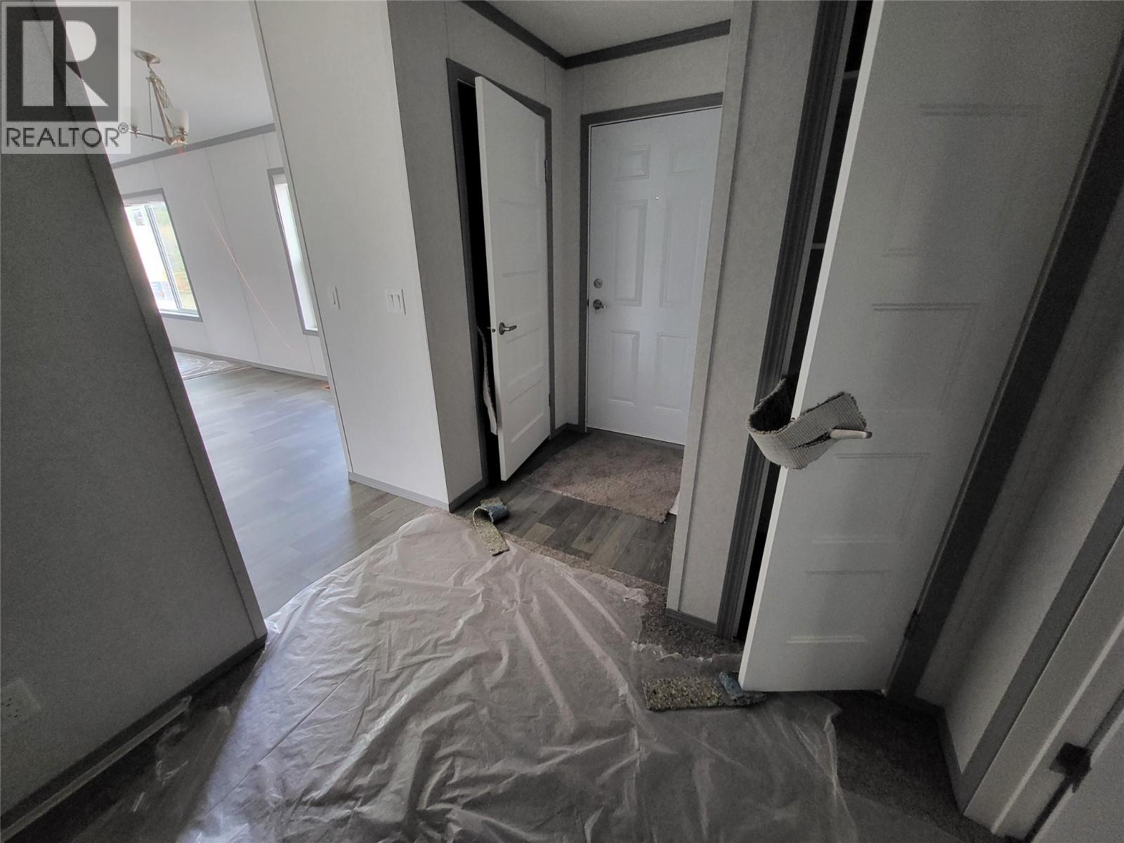 19 Wilderness Heights Drive, Elkford, British Columbia  V0B 1H0 - Photo 9 - 10345092