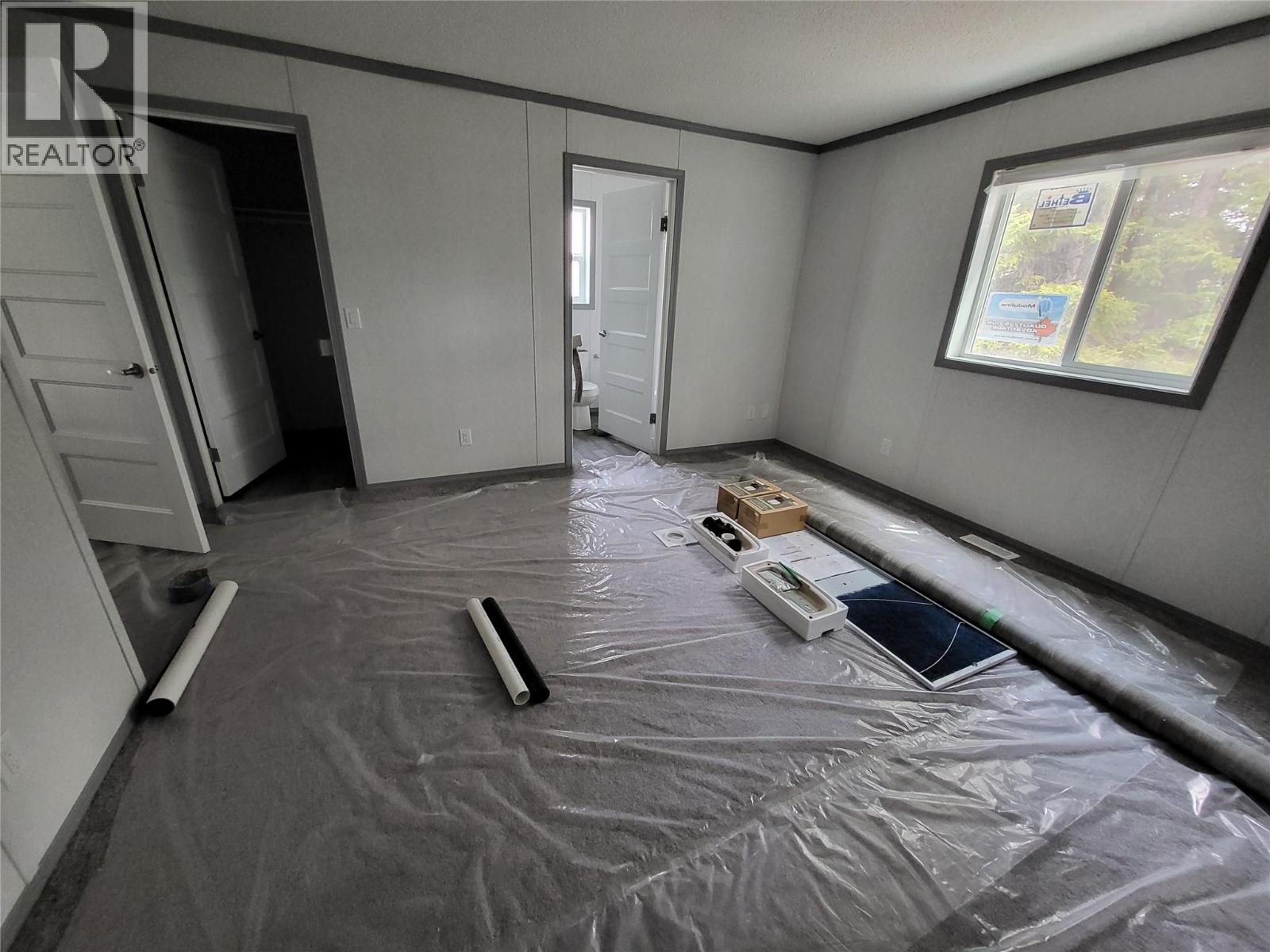 19 Wilderness Heights Drive, Elkford, British Columbia  V0B 1H0 - Photo 11 - 10345092