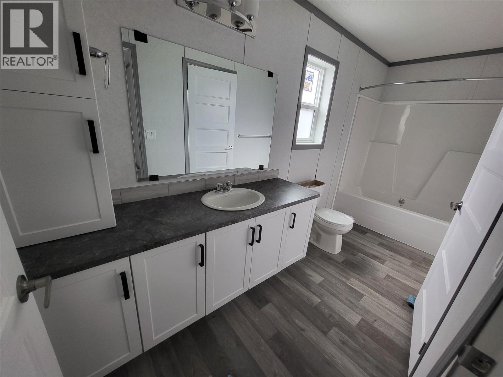 19 Wilderness Heights Drive, Elkford, British Columbia  V0B 1H0 - Photo 14 - 10345092