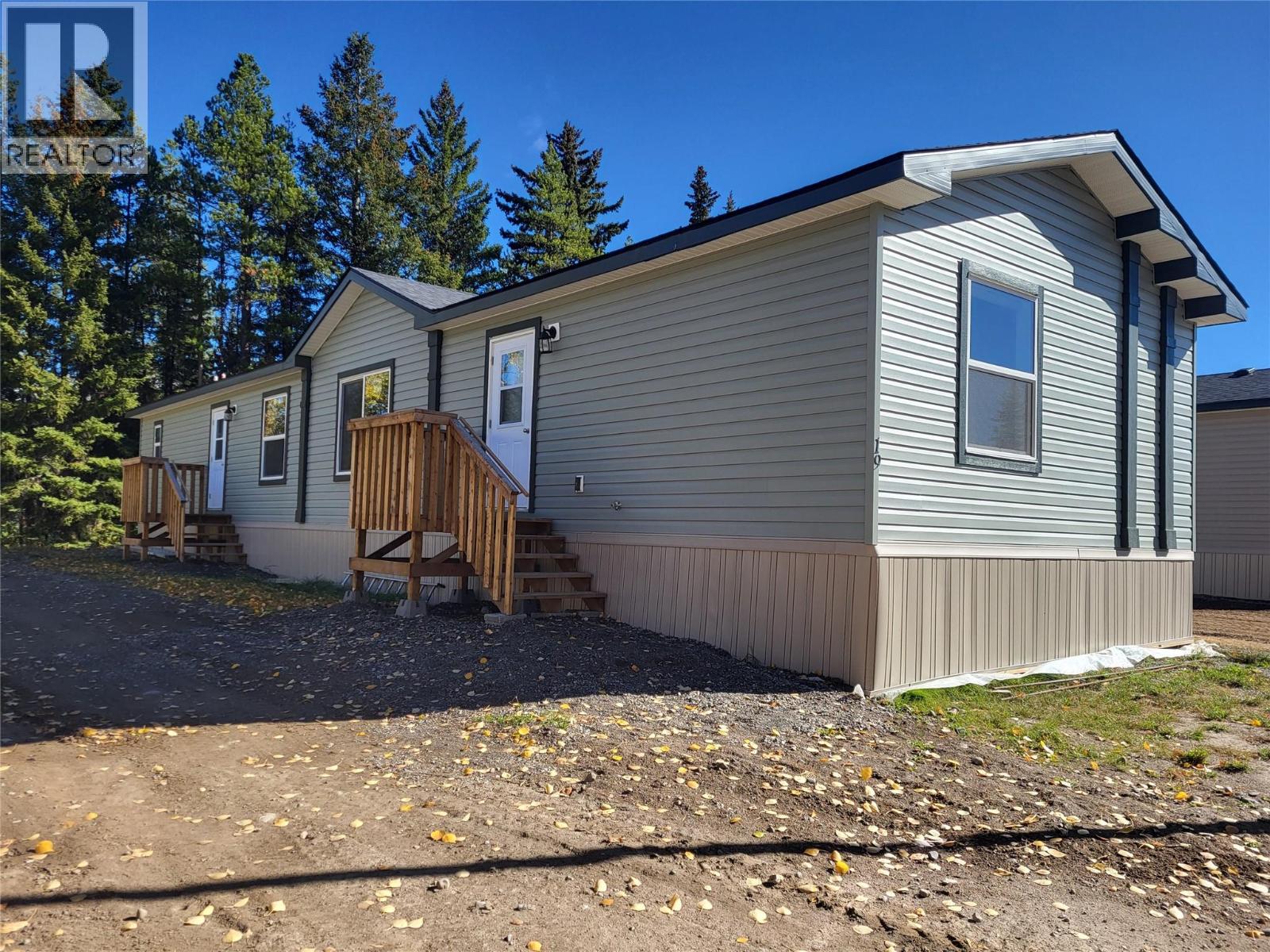 19 Wilderness Heights Drive, Elkford, British Columbia  V0B 1H0 - Photo 1 - 10345092