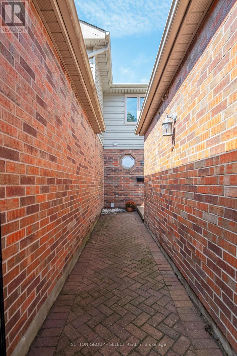 3 - 70 Sunnyside Drive, London North, Ontario  N5X 3W4 - Photo 3 - X12447782